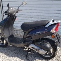 Продавам скутер Кумхо 50 кубика, снимка 2 - Мотоциклети и мототехника - 45496720