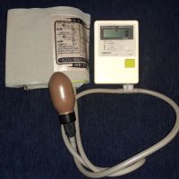 Много точен дигитален японски апарат за измерване на кръвно налягане , снимка 1 - Друга електроника - 45674412