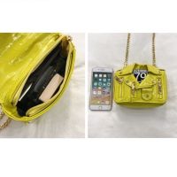 Лачена чантичка Yellow Jacket, снимка 3 - Чанти - 45350264