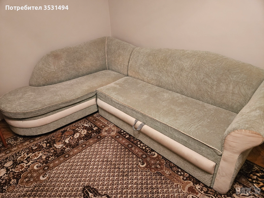 Подарявам разтегателен диван с 2 табуретки, снимка 1