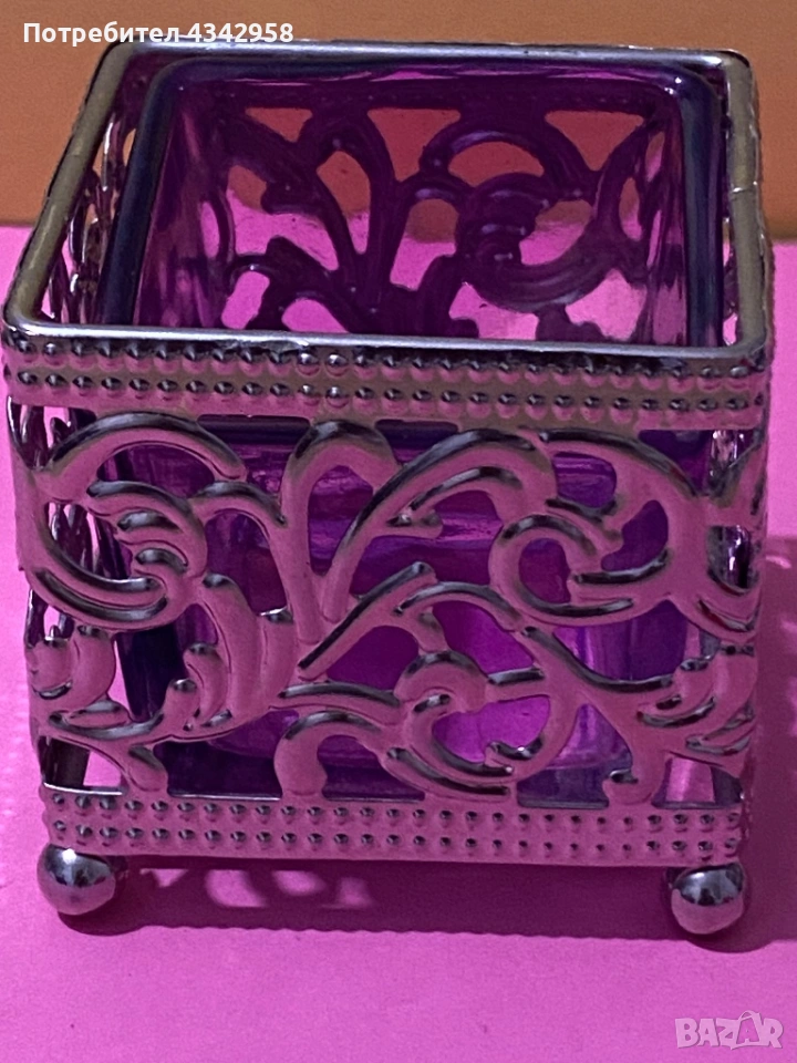 Красив металле свещник със розова чаша.Германия., снимка 1