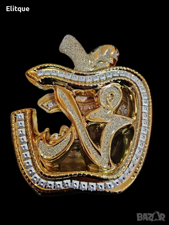 Луксозна статуетка с бляскави елементи в златист цвят, снимка 1