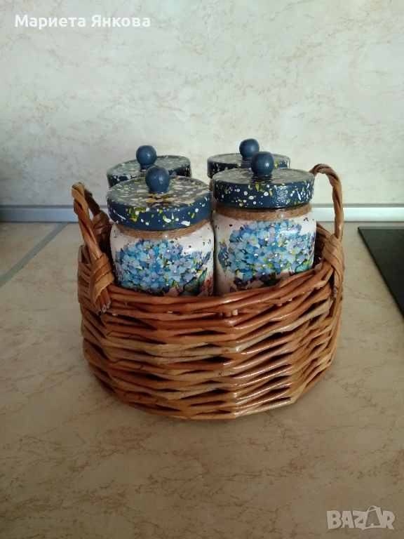 Комплект бурканчета за съхранение на подправки с ръчно плетено панерче , снимка 1