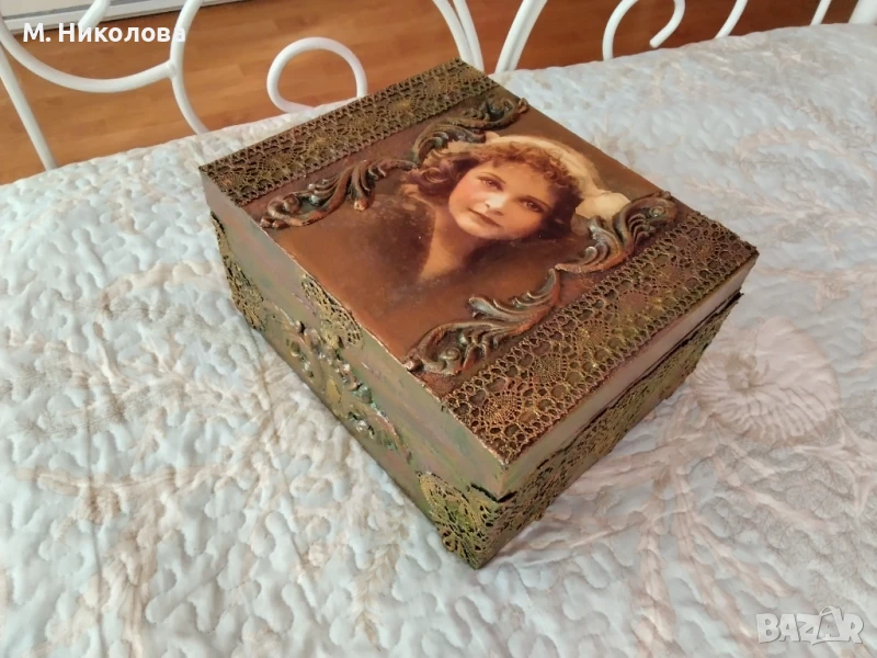 Ръчно декорирана дървена кутия в стил винтидж , снимка 1