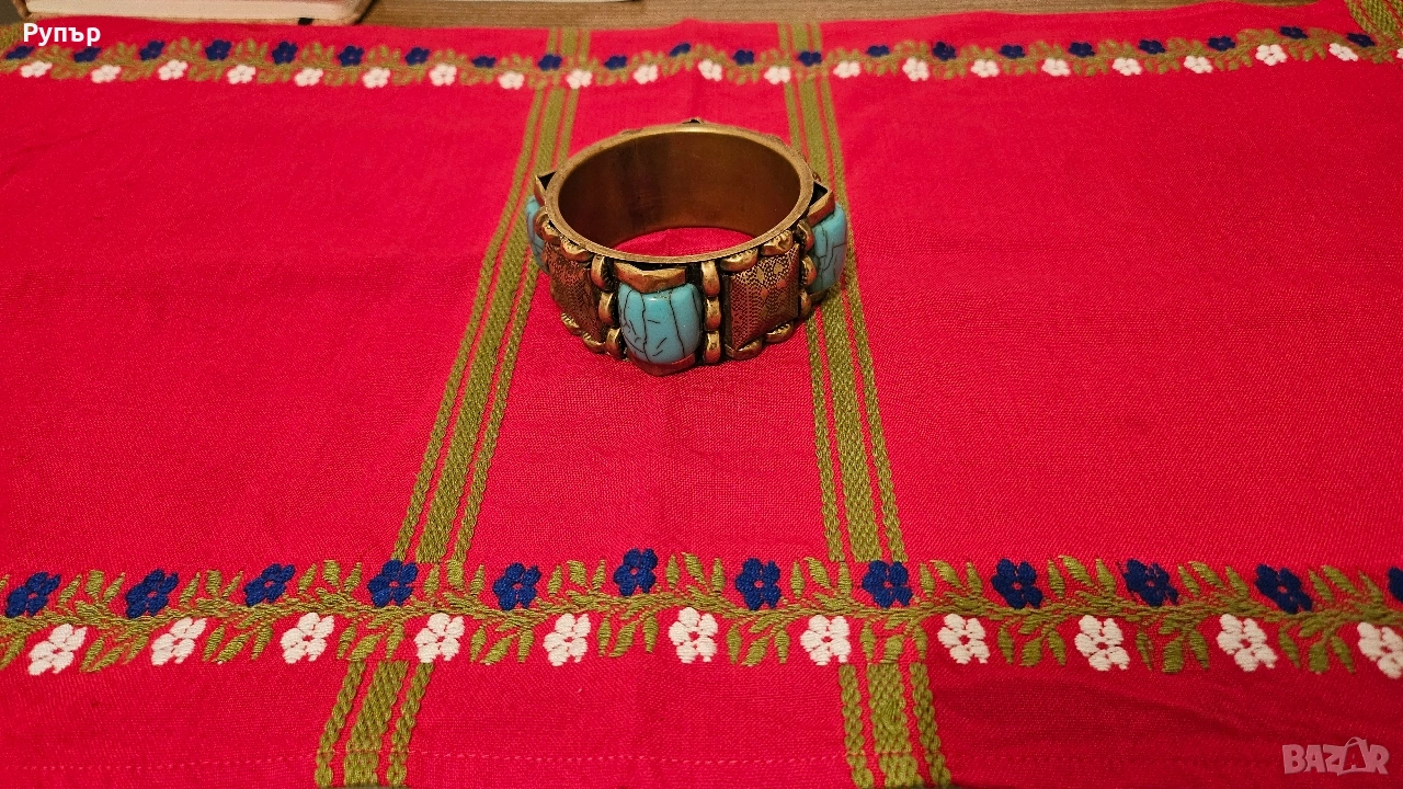 Старинна бронзова гривна, снимка 1