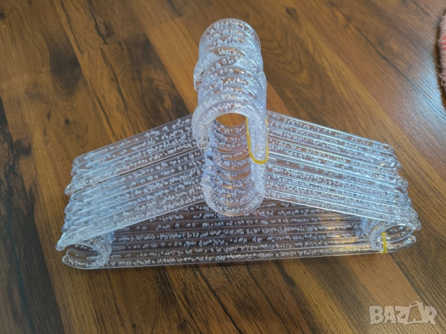 Закачалки за дрехи тип кристални