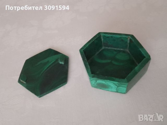 Шестоъгълна малахитова кутия, снимка 6 - Антикварни и старинни предмети - 45092812