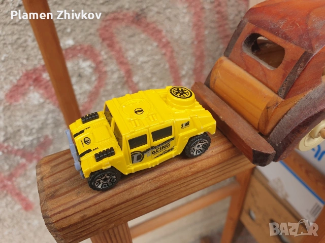 много колички в различни мащаби и материали , снимка 5 - Коли, камиони, мотори, писти - 53887614