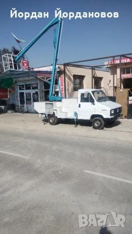 Вишката работи на бензин и газ, газовата уредба е на година, ползва се с категория Б