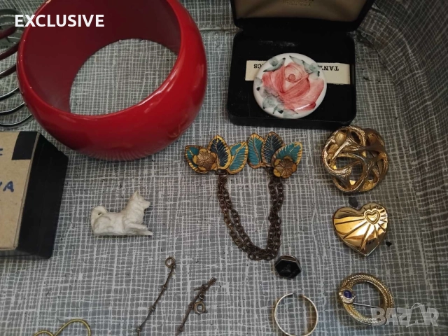 Брошки от Англия по 10 лв броя! 1970-1980г, снимка 8 - Други - 50444150