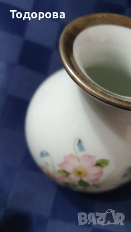 Порцеланова вазичка, снимка 3 - Декорация за дома - 53034119