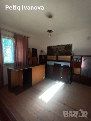 Продавам 2 къщи с двор 1270кв.м в с. Девенци община Червен бряг, снимка 8 - Къщи - 45485099