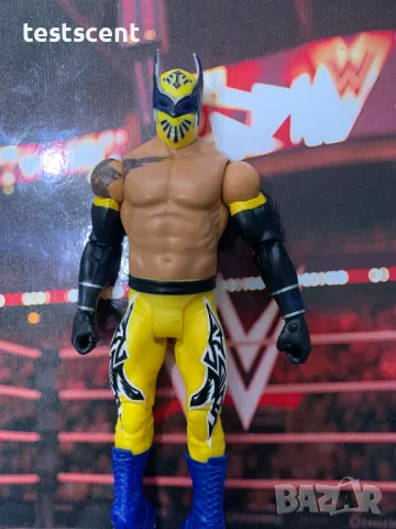 Екшън фигура WWE Sin Cara Син Кара Basic Series Yellow Lucha играчка, снимка 6 - Други - 48360717