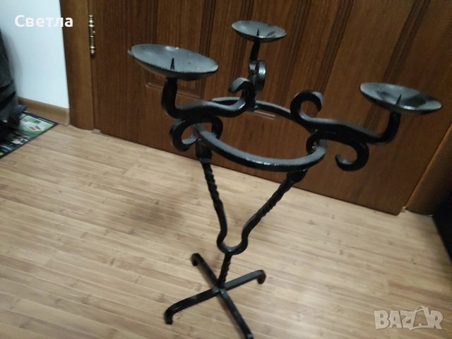 Свещник ОТ КОВАНО ЖЕЛЯЗО