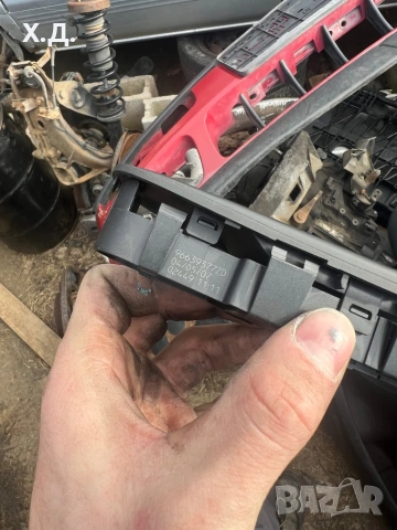 Предно дясно копче за стъклото Ситроен Ц4 Пикасо 2007г, снимка 2 - Части - 53451107