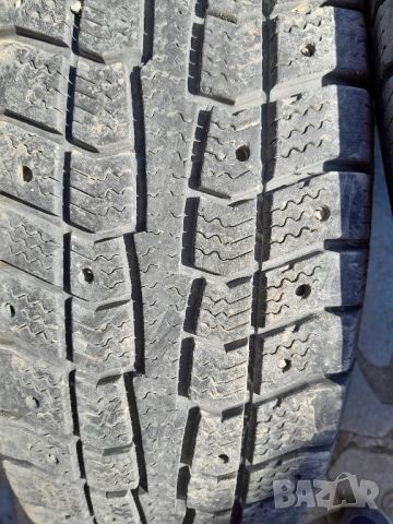 Два броя гуми свалени от Honda crv 1, снимка 1 - Гуми и джанти - 45234789
