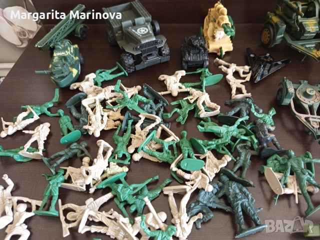 Пластмасови войничета , снимка 2 - Фигурки - 52583953