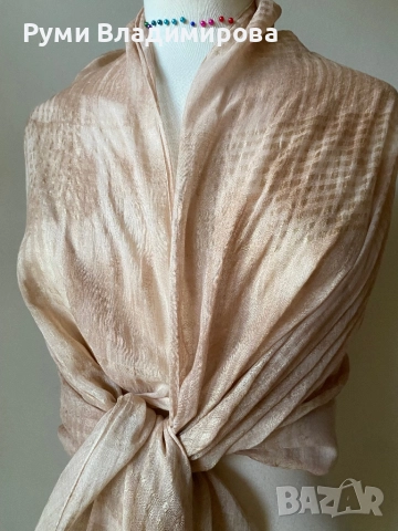 Бежов шал Henry Cotton's от 85 % памук и 15 % коприна, снимка 5 - Шалове - 52770415