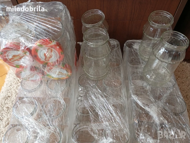 Стъклени буркани, различни с винтови капачки , снимка 6 - Буркани, бутилки и капачки - 53343023