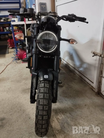 Husgvarna Svartpilen 401cc, снимка 15 - Мотоциклети и мототехника - 53304118