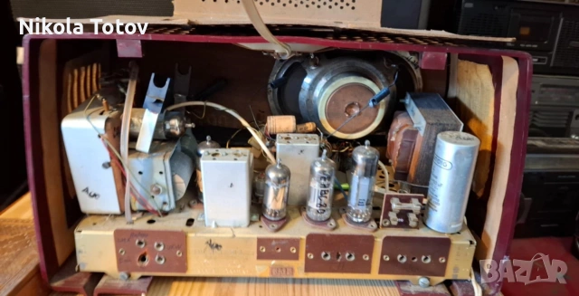 Продава се старинно радио Grundig. , снимка 6 - Антикварни и старинни предмети - 53294212