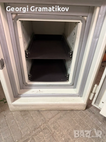 Продавам каса-сейф за пари, снимка 3 - Друго търговско оборудване - 54064034