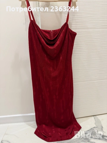 Червена рокля