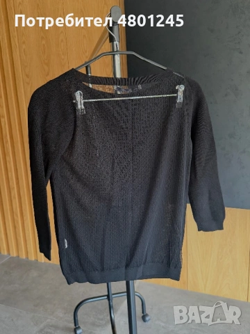 Елегантна черна блуза ZARA с ефектен дантелен гръб, снимка 2 - Тениски - 54241300