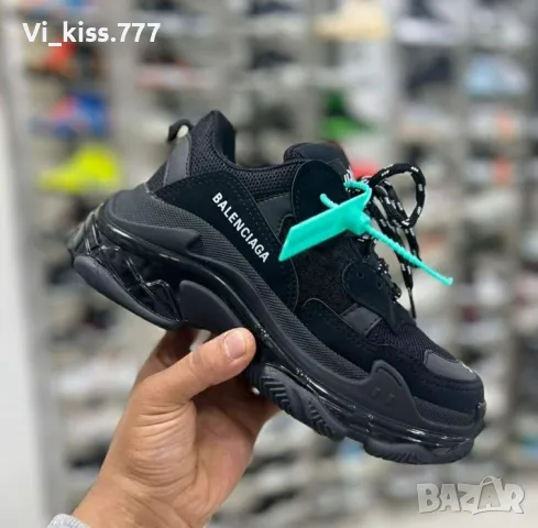 Нови обувки Balenciaga triple S , снимка 1 - Спортни обувки - 48844693