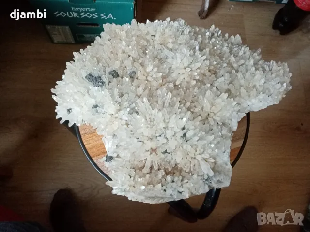 #77  Кварц, Кварцова друза, Планински кристал, 27х37 см, снимка 10 - Декорация за дома - 50370078