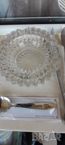 Чинии, чаши порцеланови и стъклени, някои със златен кант, прибори, ножове, снимка 13 - Съдове за готвене - 52664563