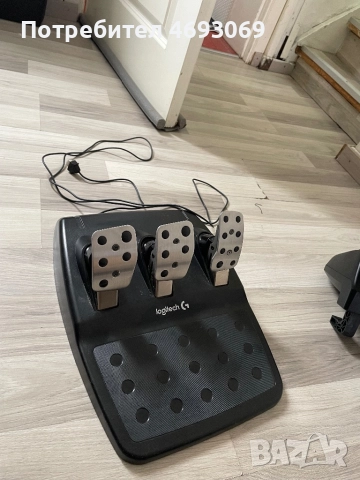 Продавам Logitech G920 Driving Force + скоростен лост и педали, снимка 4 - Xbox конзоли - 52911240