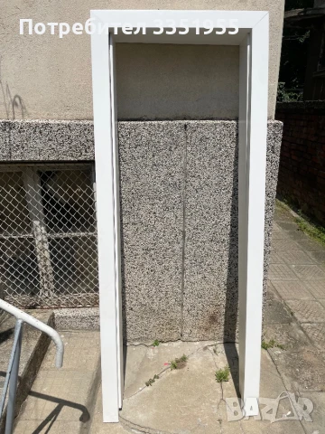 Бяла нова каса за интериорна врата