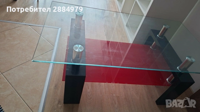 Стъклена холна маса