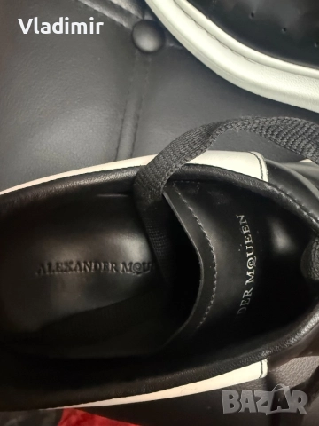 Оригинални кецове Alexander Mcqueen , снимка 4 - Официални обувки - 52879651