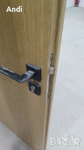 Врата с метална каса брава и дръжки с ключ 3 бр 78/201см дясна, снимка 11 - Дограми - 52715536