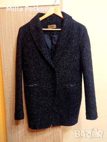 Тънко палто с блестящи нишки., снимка 1 - Палта, манта - 45108457
