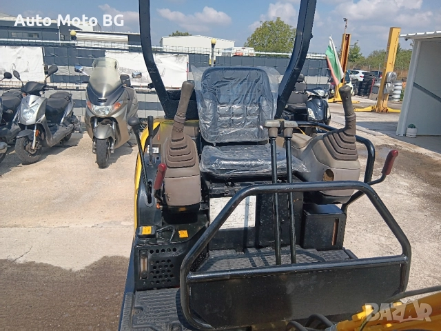 Мини Багер Hitachi 1.5т, снимка 6 - Индустриална техника - 52238975