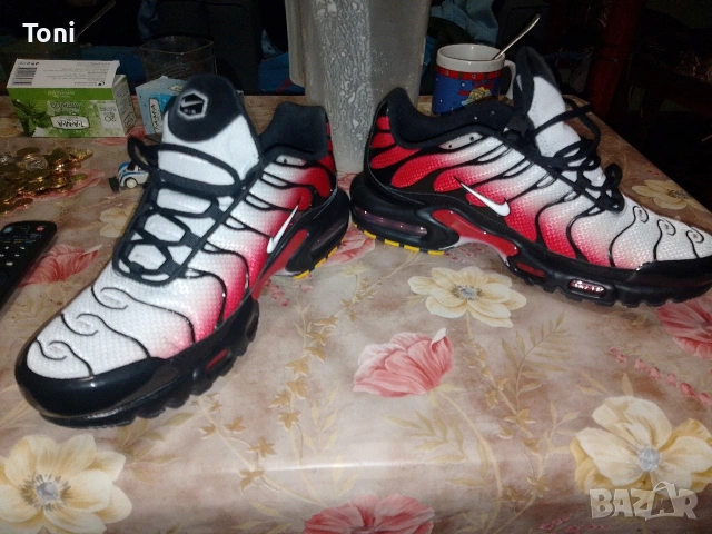 Nike air max plus black red 44 чисто нов 28см us 10 uk 9