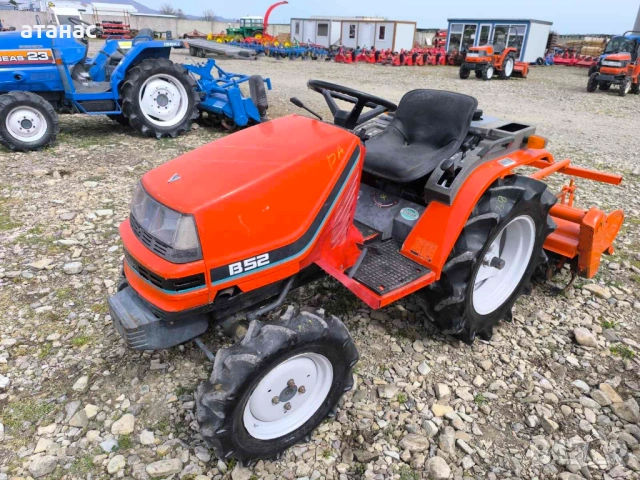 японски трактор