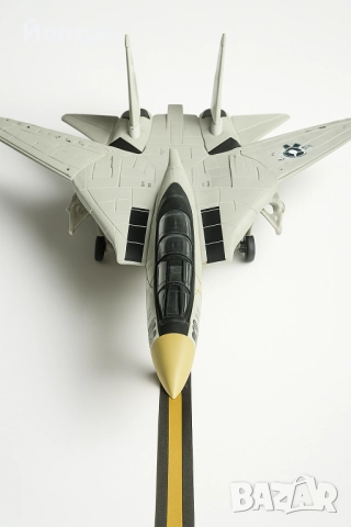 Самолет F14 tomcat /декоративен със стойка 1:72, снимка 2 - Влакчета, самолети, хеликоптери - 52428055