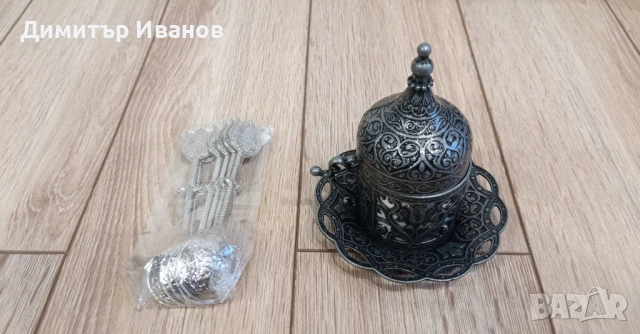 Поставка за яйце и чаени лъжички