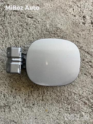 Вратичка капаче резервоар Мицубиши Аутлендър 2 Mitsubishi Outlander (2006-2012)