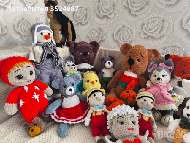 Коледно кученце плетена плюшена играчка, амигурум, ръчна изработка, снимка 3 - Плюшени играчки - 52708186