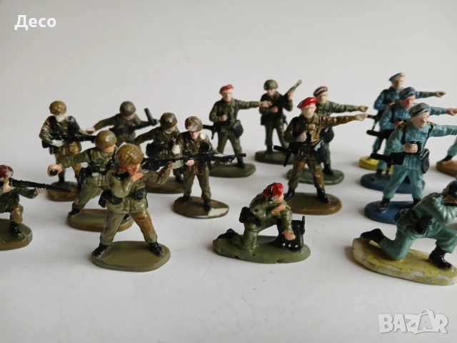 Стари ръчно рисувани фигурки войници., снимка 5 - Колекции - 52294058