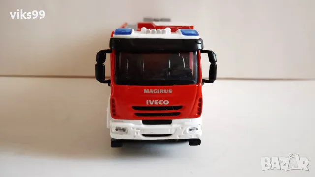 Bburago Iveco Magirus RW Feuerwehr 1:50, снимка 7 - Колекции - 47137382