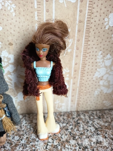 Хубавици баба Яга тийнейджърка и чантичка, снимка 4 - Фигурки - 53565215