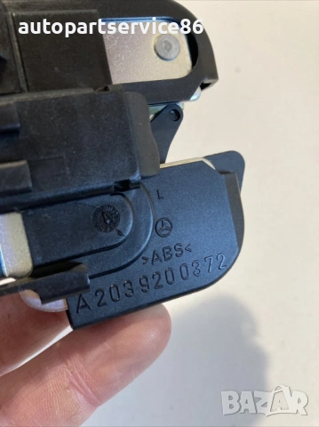 Брава за задна лява седалка за десен волан за Mercedes Clk W209 (2005) A2039200372, снимка 2 - Части - 53986857