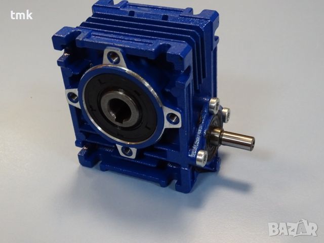 Червячен редуктор MOTOVARIO NRV030 worm gear reducer i:7.5, снимка 7 - Резервни части за машини - 45337949