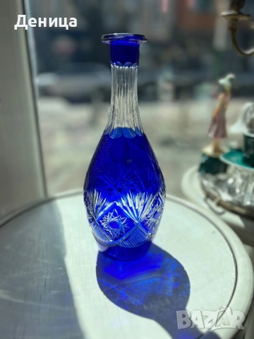 Кристална гарафа 💙 Двуслоен шлифован кристал  Липсва тапата Височина-26 см Вместимост-700 мл на око
